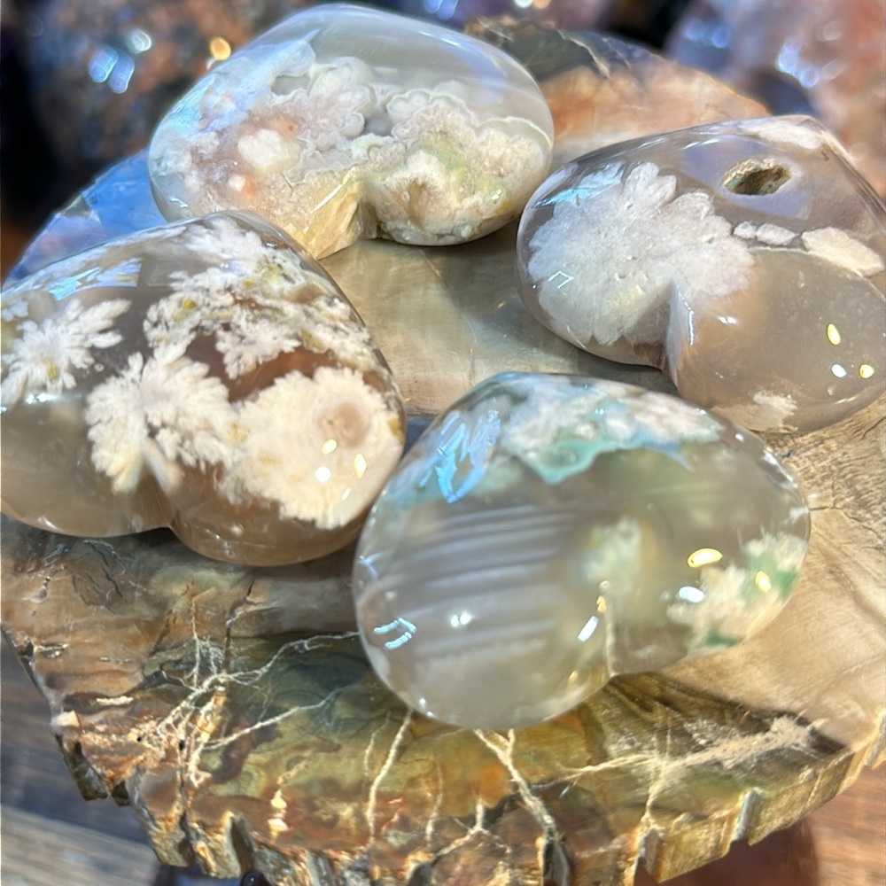 4 Flower Agate Crystal Heart Carvings! - Picture 6 of 7